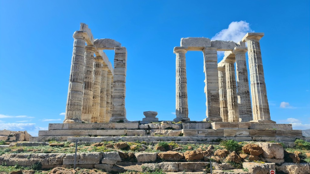 Hvordan påvirket det antikke Hellas geografi utviklingen